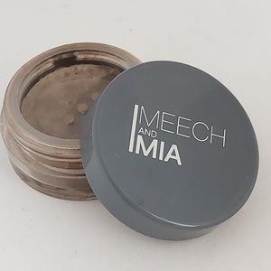 Meech and Mia loose mineral eyeshadow BROWN 🆕️